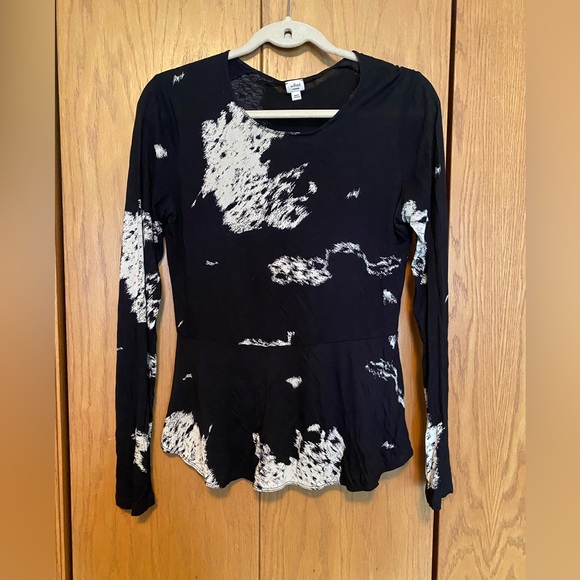 ARITZIA Wilfred Black and White Long Sleeve Top (Slight Peplum) - Picture 2 of 2